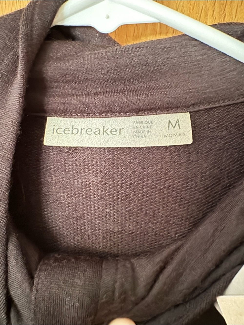 Icebreaker 100% merino wool. 
Women's Black Quantum Hoodie NWT - Picture 3 of 8